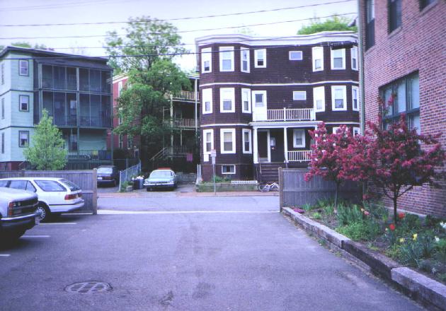 condo7.jpg (55780 bytes)