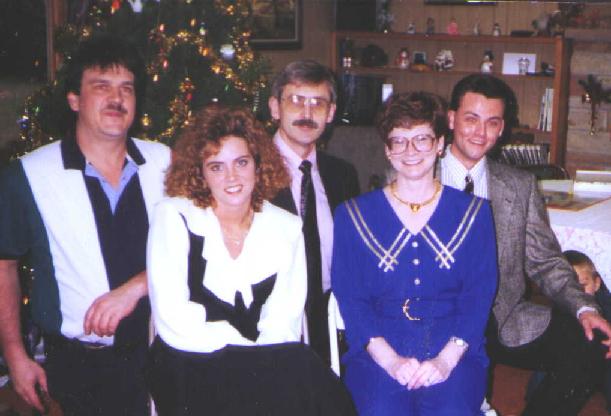 chadxmas.jpg (37509 bytes)
