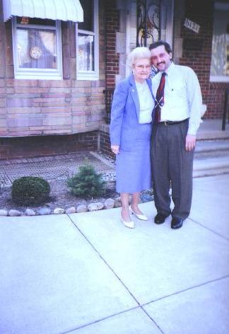momday3.jpg (25298 bytes)