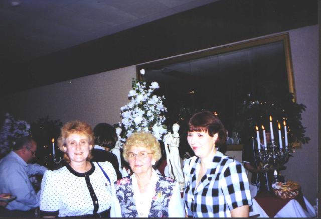 momday6.jpg (41147 bytes)