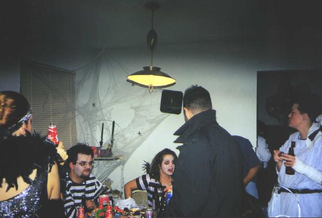 halloween98-10.jpg (32791 bytes)