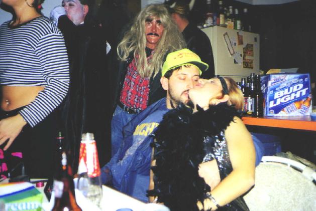 halloween98-4.jpg (46283 bytes)